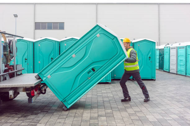 Best Portable restroom trailer rental  in Davie, FL